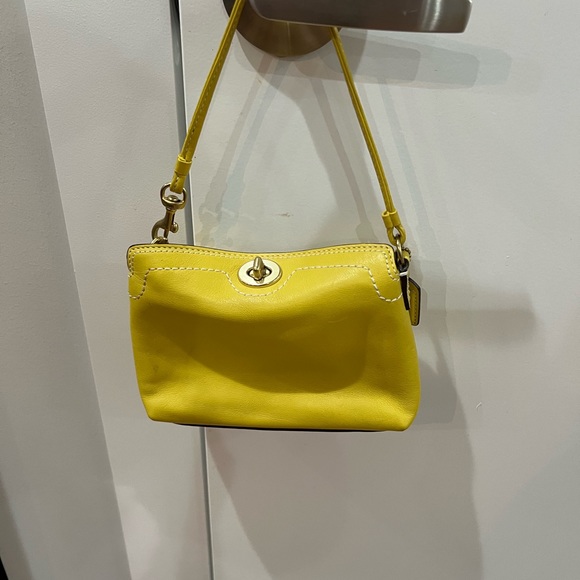 Coach Yellow Patent Leather Turnlock Wristlet - Coin Wallet - Picture 5 of 5